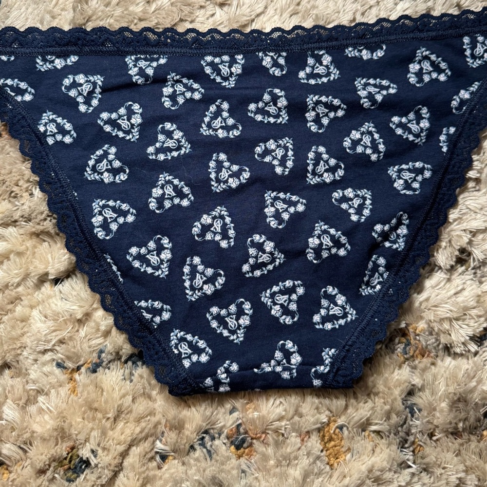 Victoria’s Secret Navy Heart Lace Cotton Bikini XS - Picture 5 of 5